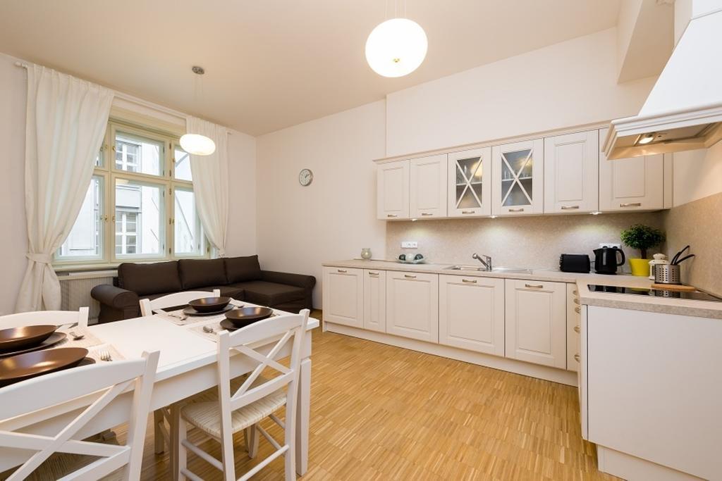 פראג Modern Apartment Charvatova מראה חיצוני תמונה